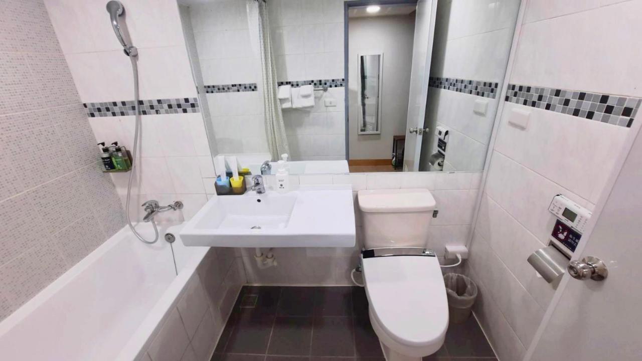 Holo Hotel Tainan Zewnętrze zdjęcie